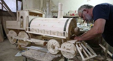 Çocukluk sevdası emeklilikte mesleğe dönüştü