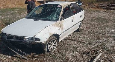 Çorum'da otomobil köprüden tarlaya uçtu:1'i ağır 2 yaralı