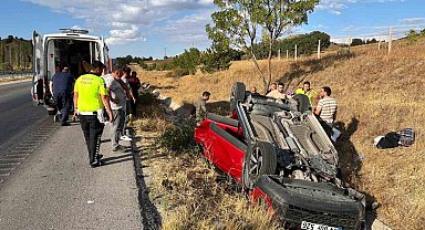Çorum'da otomobil takla attı: 2 yaralı