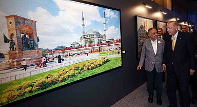Cumhurbaşkanı Erdoğan 'Beş Ressam Bir Şehir Canım İstanbul' sergisini gezdi
