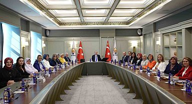 Cumhurbaşkanı Erdoğan, AK Partili kadın belediye başkanlarını kabul etti
