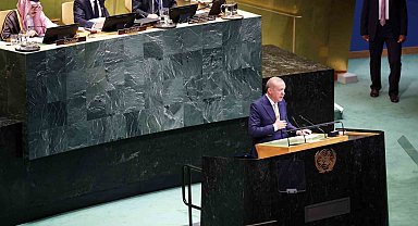 Cumhurbaşkanı Erdoğan: "Holokost zulmüyle kökü kazınmak istenen bir toplumu yöneten Netanyahu hükümeti, aynı toprağı suyu havayı, denizi paylaştığı binlerce yıllık komşularına soykırım uyduruyor"
