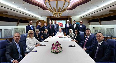 Cumhurbaşkanı Erdoğan: "Sayın Putin ile yaptığım her görüşmede tahıl koridoru, esir takası konularını daima gündemde tutuyorum. Tutmaya da devam edeceğim. Temennimiz, buradan bir netice almaktır."