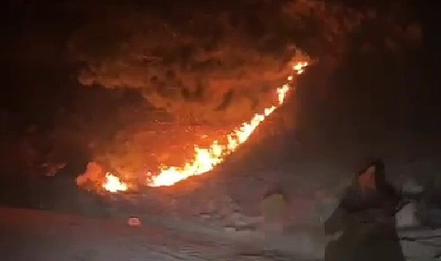 Dağdan yuvarlanan alevli kütük yangının büyümesine neden oldu