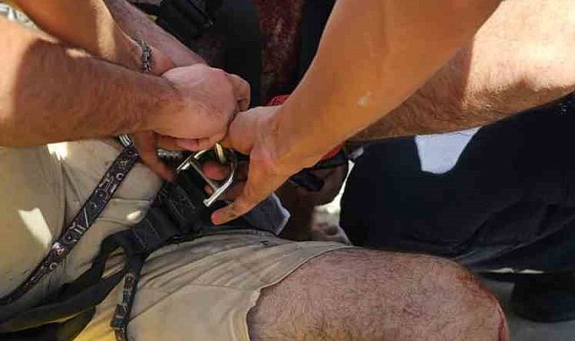 Damdan havalandırma boşluğuna düşen boyacıyı itfaiye ekipleri kurtardı