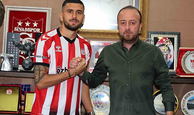 Daniel Avramovski Sivasspor'a imzayı attı