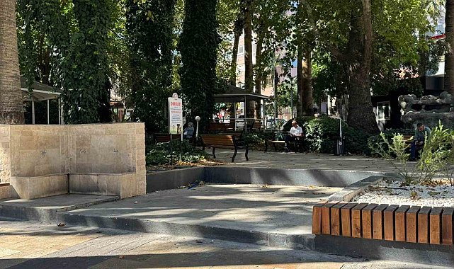 Denizli Büyükşehir Belediyesi tartışmalı büfeyi 1 gecede yok etti