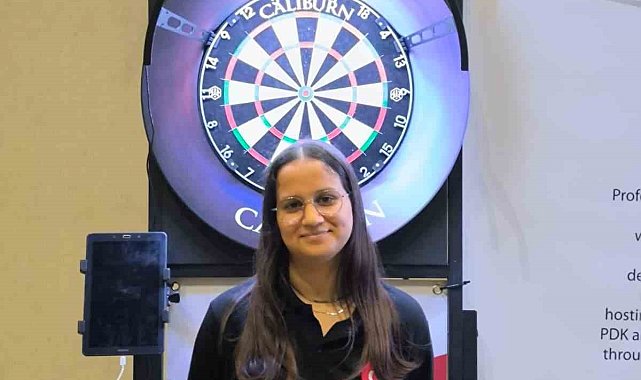 Denizlili Ayşegül Dart Dünya Şampiyonu oldu