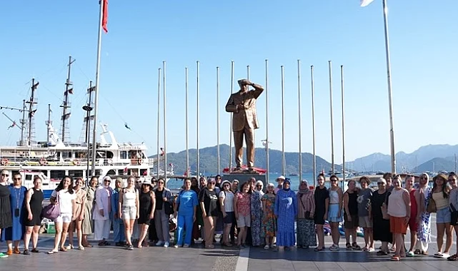 Denizlili kadınların Marmaris'te mavi yolculuk keyfi