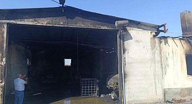 Depoda çıkan yangında 2 traktör, ev ve gübreler yandı