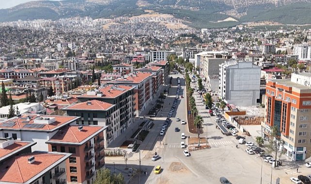 Deprem öncesi ve sonrası bir şehrin değişimi: Yıkılan yapıların yerine yeni projeler yükseliyor