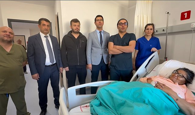 Deprem sonrası yeniden yapılan Nurhak Devlet Hastanesi'nde ilk ameliyat
