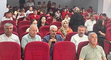 Depremde hayatını kaybeden torunları adına konferans salonu açtı