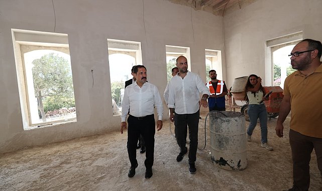 Depremde zarar gören tarihi valilik konutunda çalışmalar sürüyor