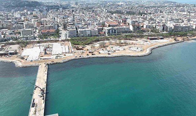 Depremle birlikte 80 santimetre kaymanın yaşandığı İskenderun sahili yeniden hayat buluyor