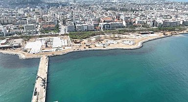 Depremle birlikte 80 santimetre kaymanın yaşandığı İskenderun sahili yeniden hayat buluyor