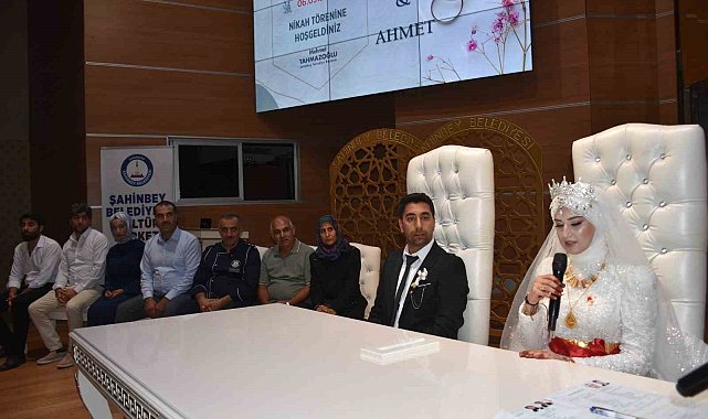 Depremzede çift "kötü gün dostu" personelin nikah şahidi oldu