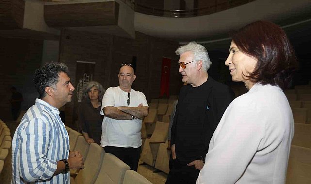 Devlet tiyatroları genel müdürü Karadağlı Gaziantep şehir tiyatrosu provasında