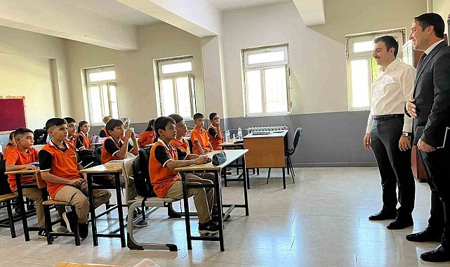 Dicle'de yeni eğitim - öğretim yılının ilk ders zili çaldı