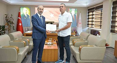 Dinar'da en fazla kanser taraması yapan sağlık personeli ödüllendirildi