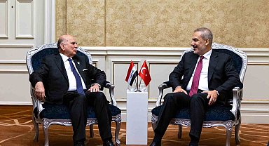 Dışişleri Bakanı Fidan, Irak Dışişleri Bakanı Hüseyin ile bir araya geldi