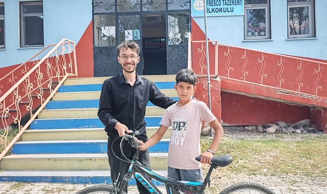 Diyadin'de başarılı öğrenciye bisiklet hediyesi