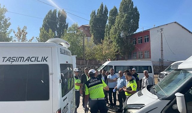 Diyadin'de okul servis araçları ve sürücüler denetlendi
