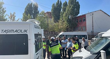 Diyadin'de okul servis araçları ve sürücüler denetlendi
