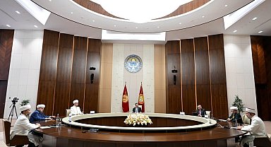 Diyanet İşleri Başkanı Erbaş, Kırgızistan Cumhurbaşkanı Caparov ile bir araya geldi