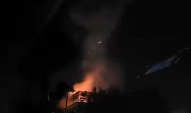 Diyarbakır'da bir restoranda yangın: 2 kişi dumandan etkilendi