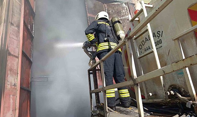 Diyarbakır'da depo yangını