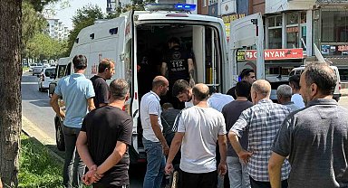 Diyarbakır'da minibüsün çarptığı yaya ağır yaralandı