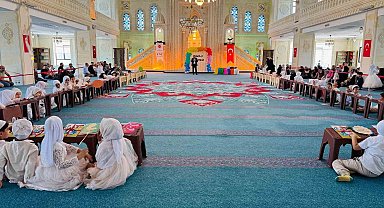 Diyarbakır'da minik öğrenciler Kur'an-ı Kerim öğrenmeye ilk adımlarını attı