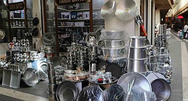 Diyarbakır'daki bu çarşıda her şey kiloyla satılıyor