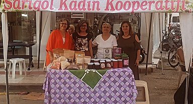 Doğal ürünleriyle festivale renk kattılar