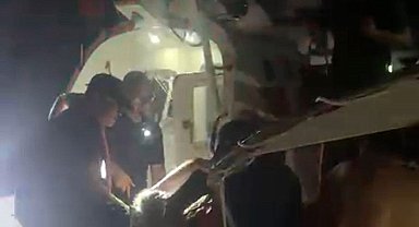 Doktor telefonla bağlandı, kaptanlar ilk müdahaleyi yaptı