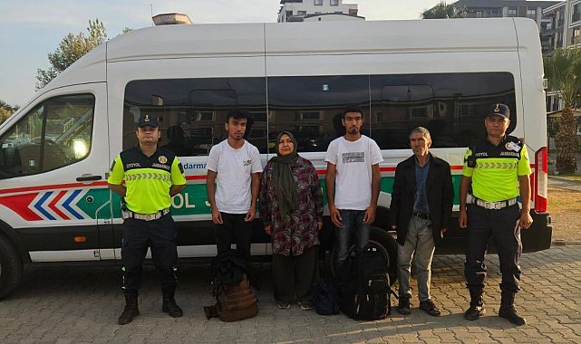 Dört düzensiz göçmen otoyol jandarmasına takıldı