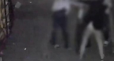 Döve döve bayılttılar, araya giren kızları da darbettiler