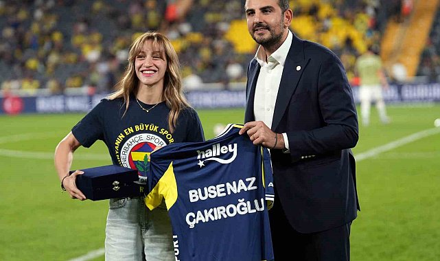 Dünya Boks Şampiyonası'ndan madalya ile dönen boksörlere plaket