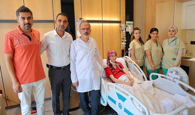 Dünyada 4 vakadan biri olan Myastenia Gravis hastası Türkiye'de tedavi edildi
