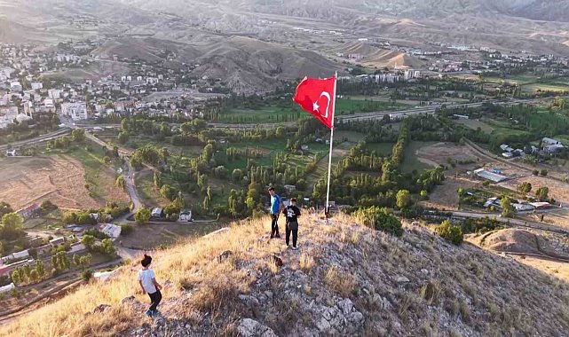 Duygulandıran bayrak sevdası