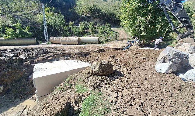 Düzce'de dere yatakları kutu menfezlerle güvenli hale getiriliyor