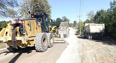 Düzce'de köy yollarında asfaltlama devam ediyor