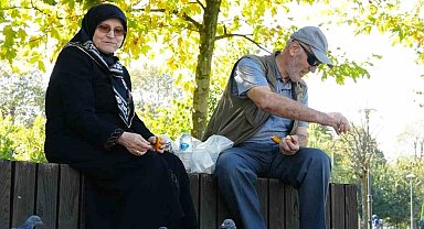 Düzceliler yazdan kalma günlerin tadını çıkarıyor