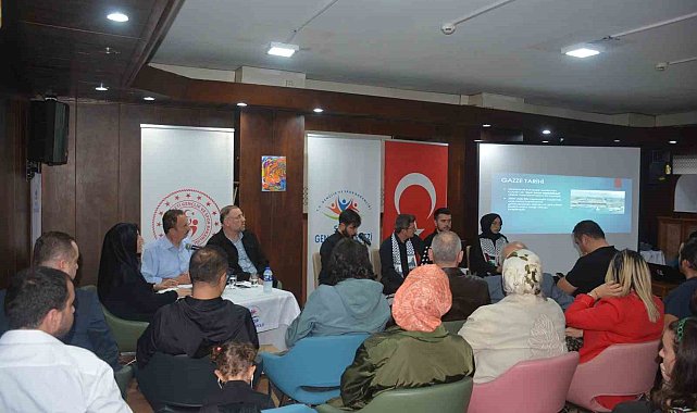 Edebiyat etkinliğine "İlk Dersim Filistin"li açılış