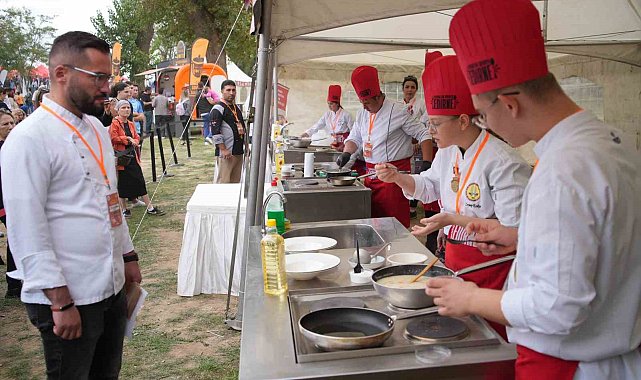 Edirne'de genç aşçılar ekşili köfte için yarıştı