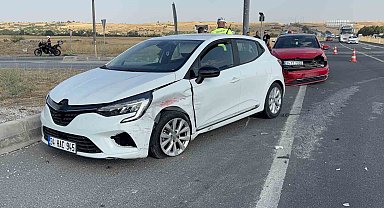 Edirne'de otomobiller çarpıştı: 1 yaralı