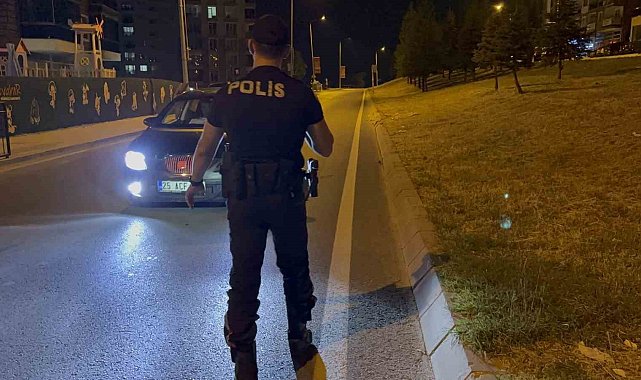 Edirne'de şok uygulama: Araçlar didik didik arandı
