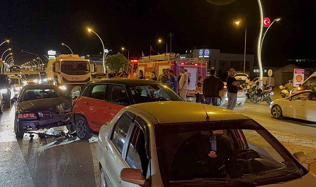 Edirne'de zincirleme kaza: 1 sürücü kaçtı, 1 sürücü alkollü çıktı, 1 kişi yaralandı