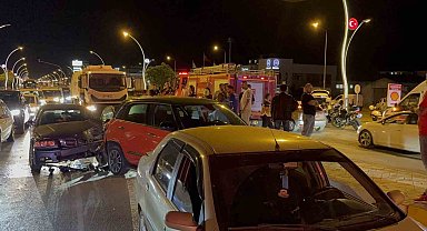 Edirne'de zincirleme kaza: 1 sürücü kaçtı, 1 sürücü alkollü çıktı, 1 kişi yaralandı